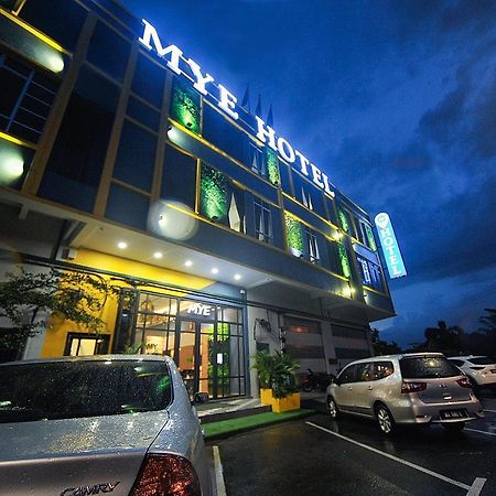 Mye Hotel Muar Exterior photo